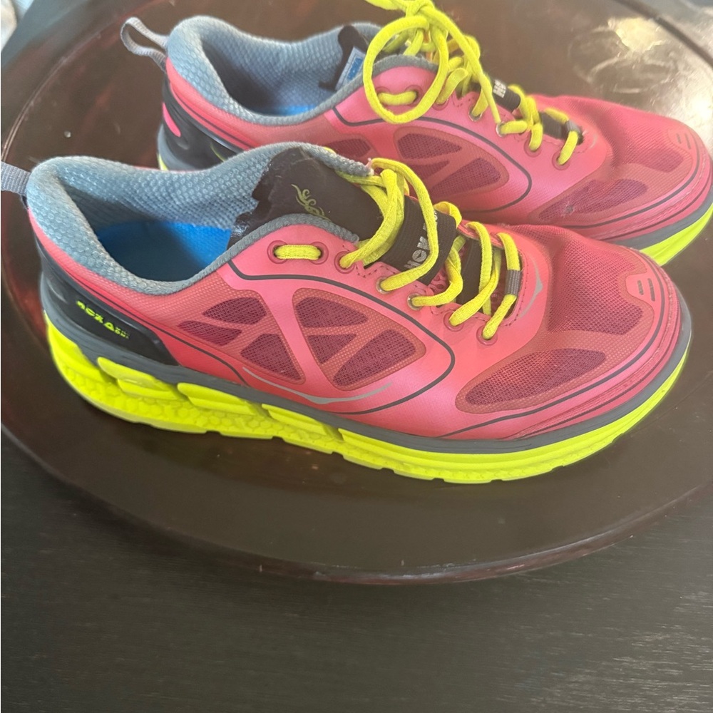 SOLD ❌ HOKA One One Conquest Women’s Running Shoes Pink/Yellow Size 6.5